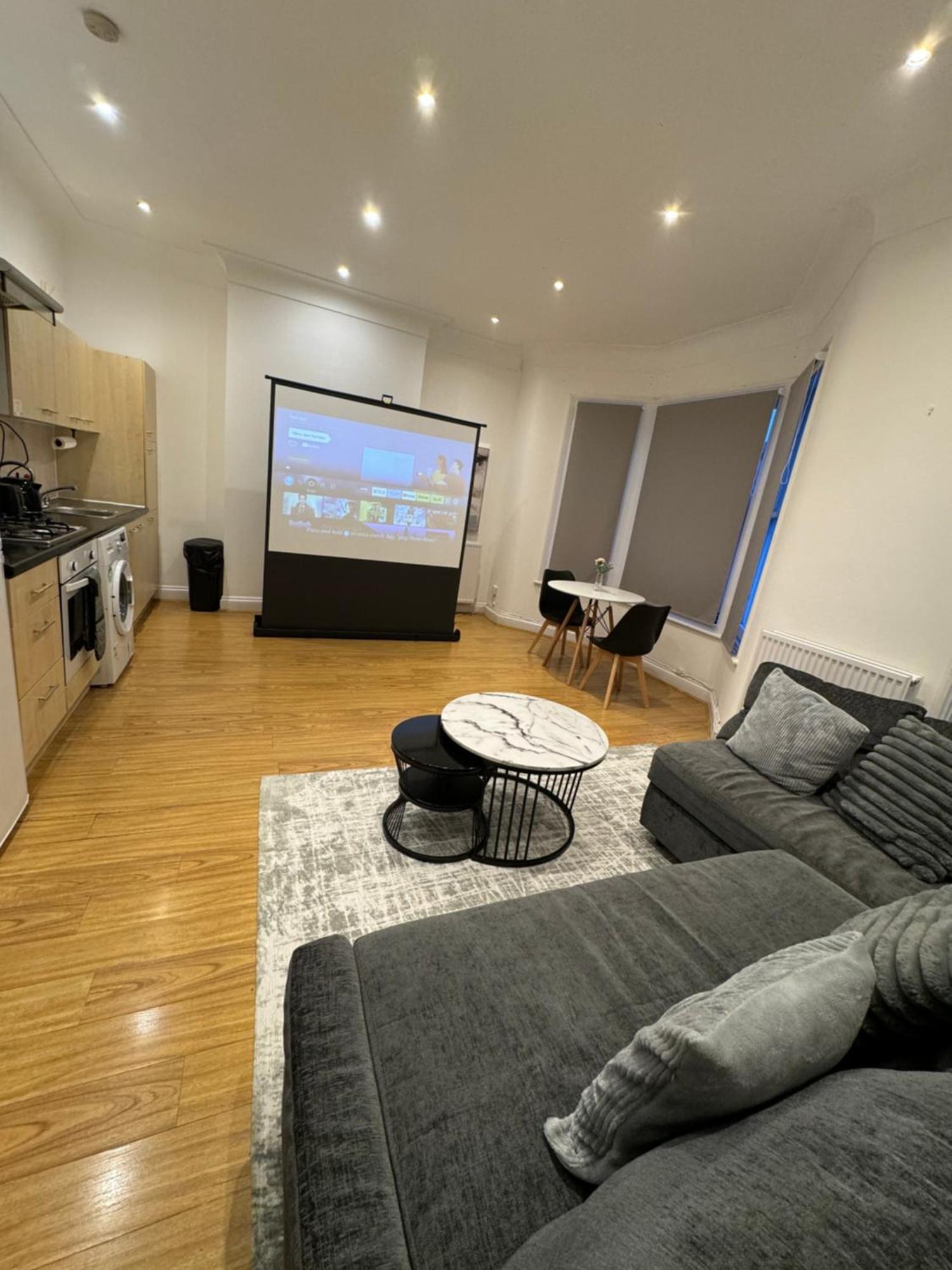 Spacious 2 Bed Flat In London Bagian luar foto